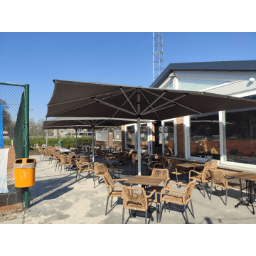 Basto Grote Horeca Parasol - 400x400 cm of 500x500 cm | Gipro Parasols